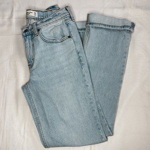 Abercrombie & Fitch | 90s Straight Mid Rise | 26L